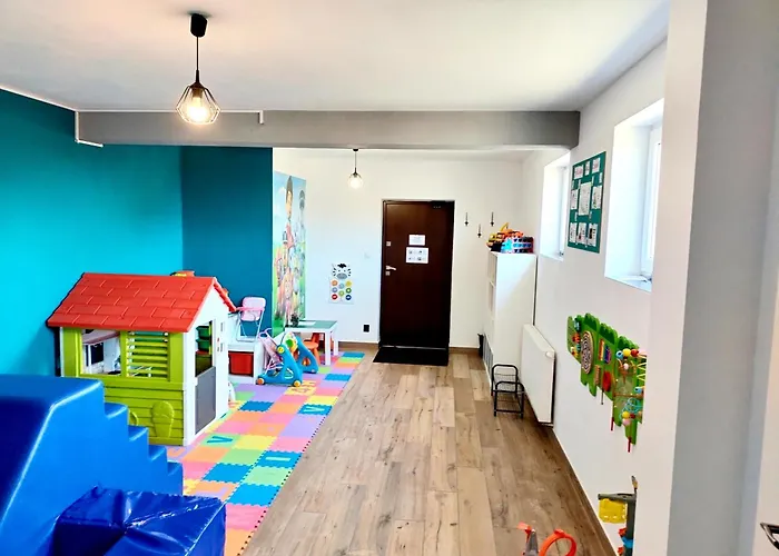 Agroturystyka Jodlowa - Rodzinne Apartamenty W Centrum Gor Swietokrzyskich - Sala Zabaw, Zwierzeta, Bilard